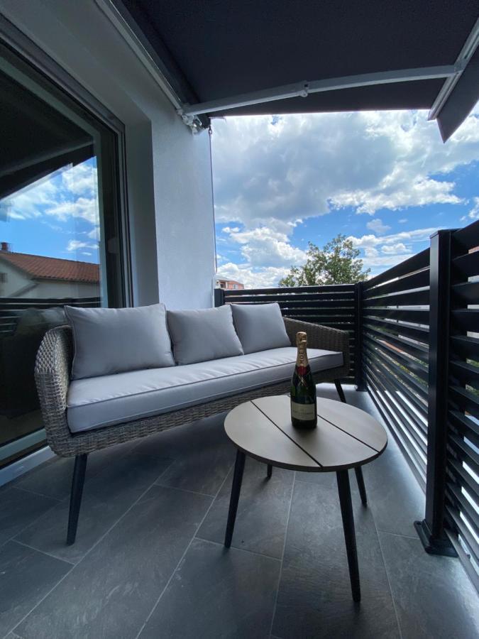 Apartmani Kumenat Biograd Na Moru Zewnętrze zdjęcie