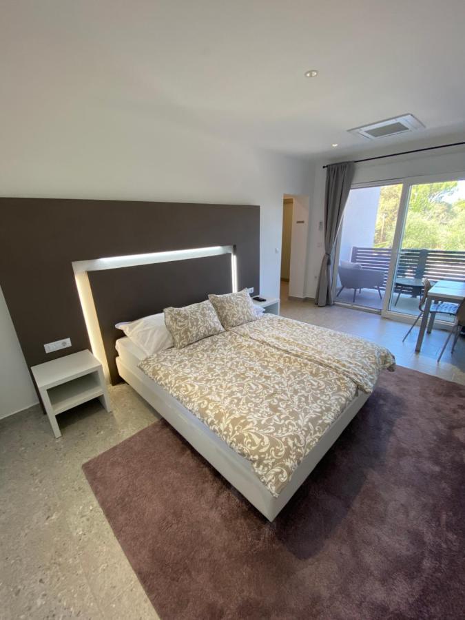 Apartmani Kumenat Biograd Na Moru Zewnętrze zdjęcie