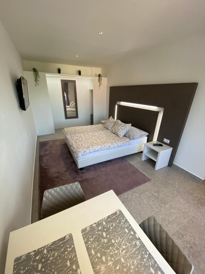 Apartmani Kumenat Biograd Na Moru Zewnętrze zdjęcie
