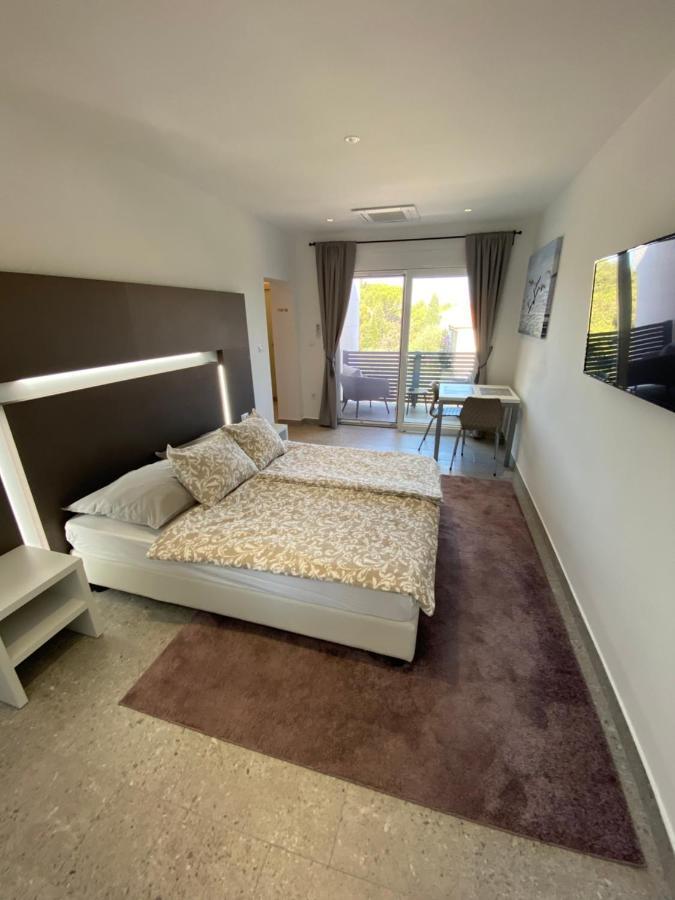 Apartmani Kumenat Biograd Na Moru Zewnętrze zdjęcie